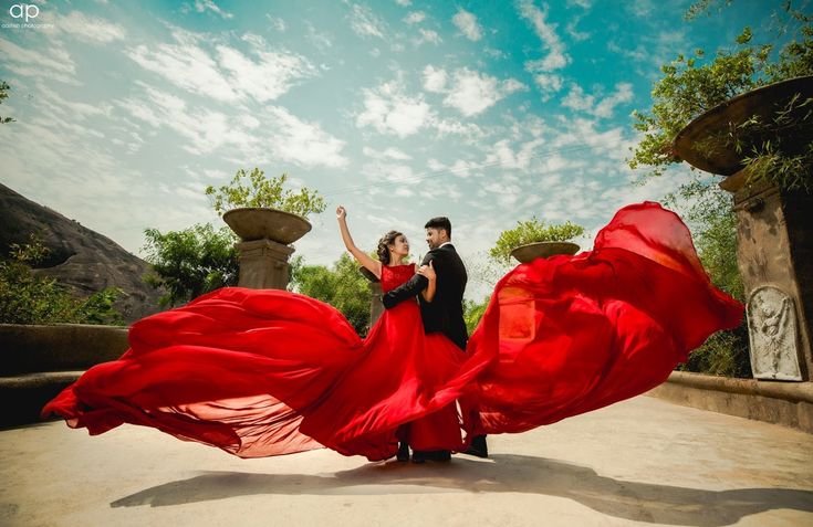 Best Pre-Wedding Shoot Dresses for Brides on Rent Under ₹5000 in lucknow kanpur delhi varanshi by rental dresses and studio